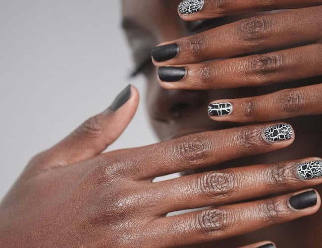 Crackle nail polish photo - Fashion Police Nigeria