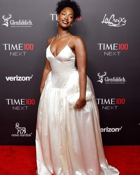 Tems arrived at the Time100 Next 2023 red carpet wearing a gorgeous gown photo - Fashion Police Nigeria