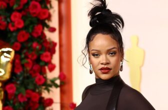 Rihanna’s New Honey-Blonde Hair Transformation Is Giving