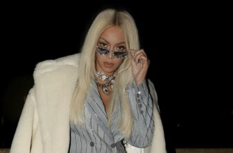 Beyonce sequin pinstripe pantsuit photo - Fashion Police Nigeria