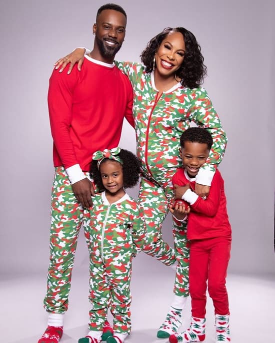 Family photo in matching Christmas pajamas trend - Fashion Police Nigeria