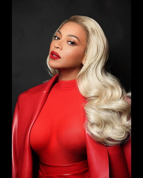 Photo of Beyonce wearing a bold red lipstick-Fashion Police Nigeria