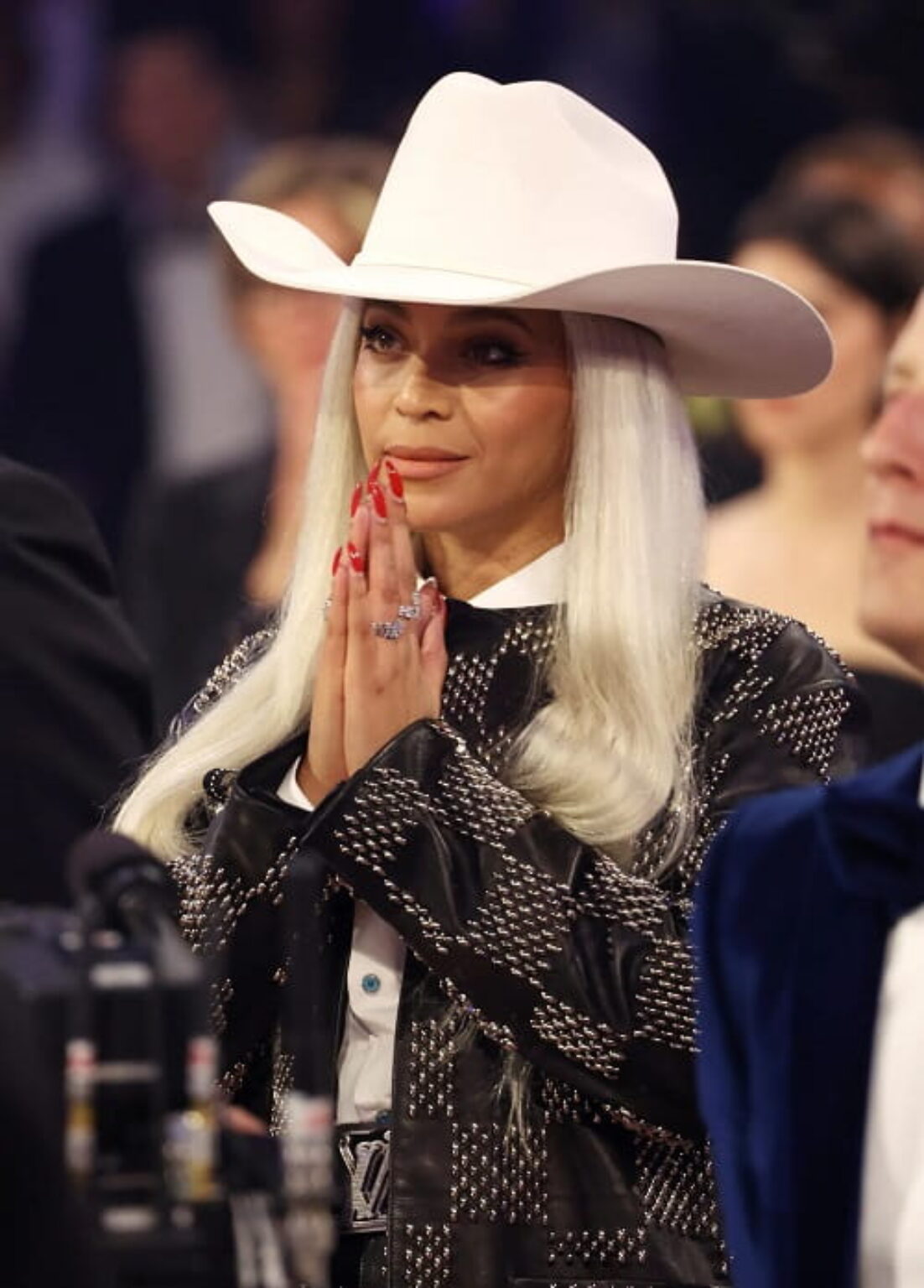 Beyoncé’s Cowboy Look at Grammys Turns Heads | FPN