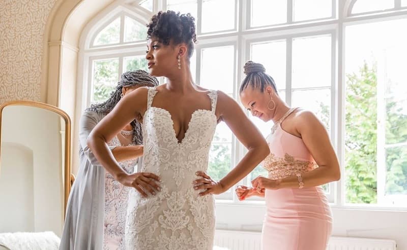 Photo of bridesmaids giving the styling the bride - Fashion Police Nigeria