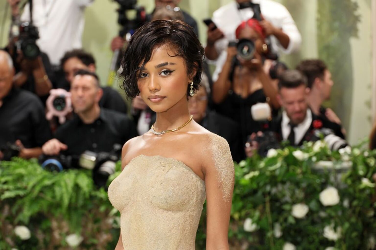 Tyla was a Royalty in a Gold-Dusted Gown at the 2024 Met Gala | FPN