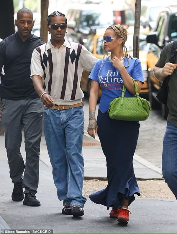 Rihanna wears I'm Retired t-shirt while running errands with partner ASAP Rocky in New York City - Fashion Police Nigeria