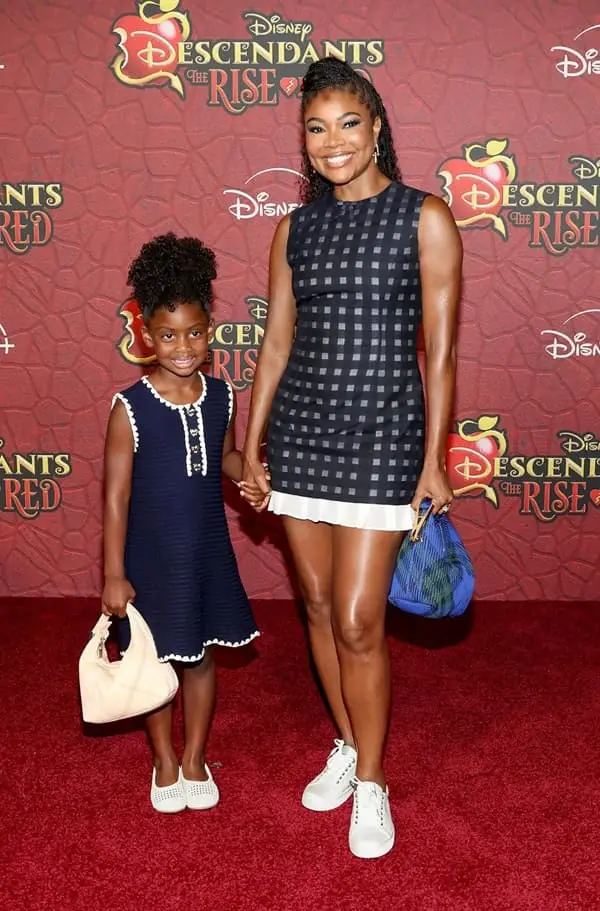 Gabrielle Union and Daughter Kaavia-Match in Blue and White Dresses at ‘Descendants Premiere - Fashion Police Nigeria