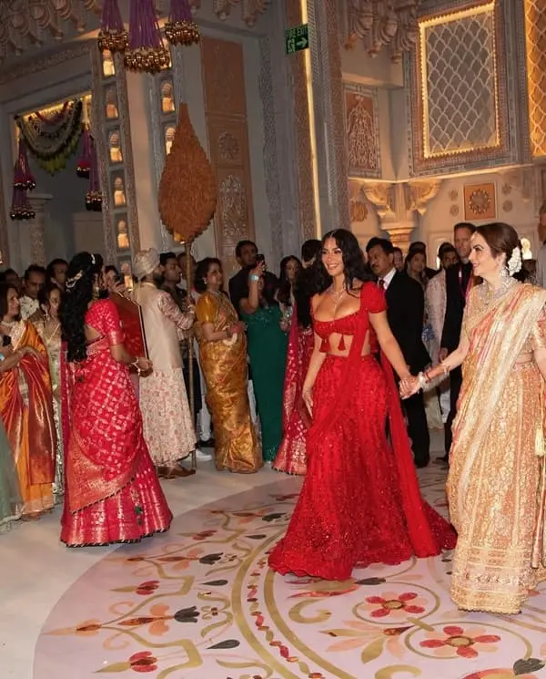 Kim and Khloe Kardashian wedding guest photos from the extravagant Ambani wedding in India - Fashion Police Nigeria