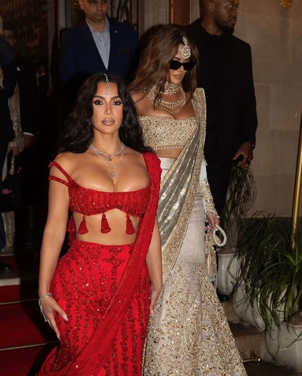 Kim and Khloe Kardashian wedding guest photos from the extravagant Ambani wedding in India - Fashion Police Nigeria