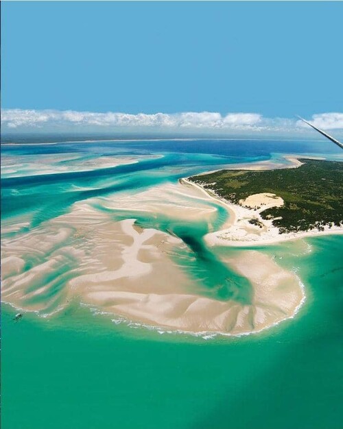 Photo of a beautiful sea in Mozambique - Best Honeymoon Destinations in Africa: Mozambique