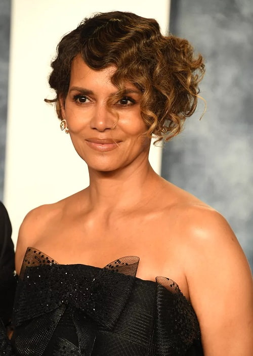 Halle Berry Short Mix-and-Match Cut - Fashion Police Nigeria