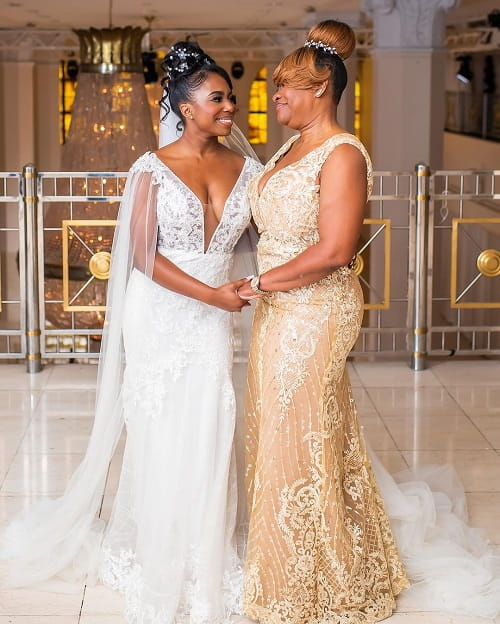 Photo of bride and her mother on a wedding day