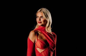 Kendall Jenner blonde hair photo at the Laureal Paris Fashion Week Spring/Summer 2025 - Fashion Police Nigeria