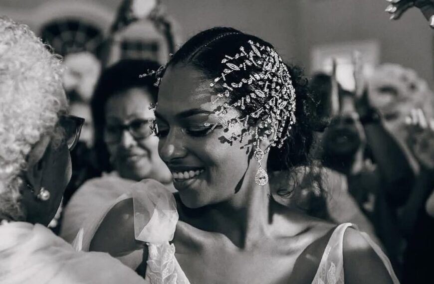 Bride wears intricate-crystal headpiece as wedding veil alternative - Fashion Police Nigeria