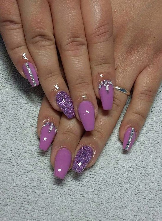 3D accent Lilac manicure photo - Fashion Police Nigeria