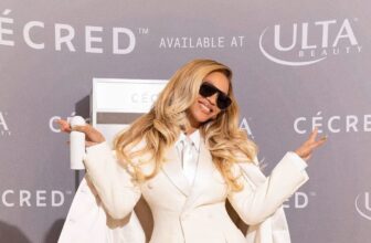 Beyoncé Edged Up the Pantless Trend with a Blazer Minidress and a Long Tie