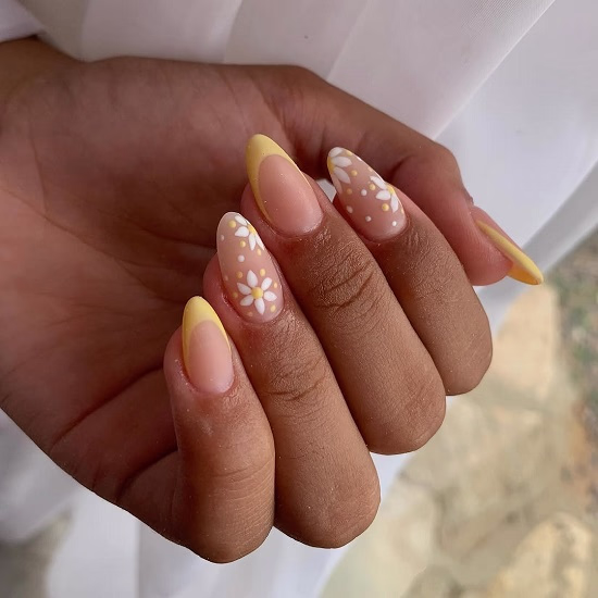 Daisy nails - Fashion Police Nigeria 