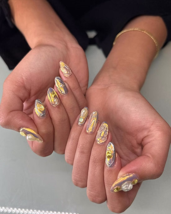Golden shell nail -Fashion Police Nigeria