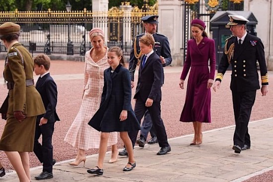 Princess Kate commanded attention in a stunning magenta coatdress - Fashion Police Nigeria