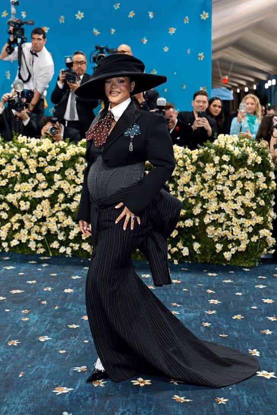 Rihanna Announces Third Pregnancy at the 2025 Met Gala with a Show-Stopping Look