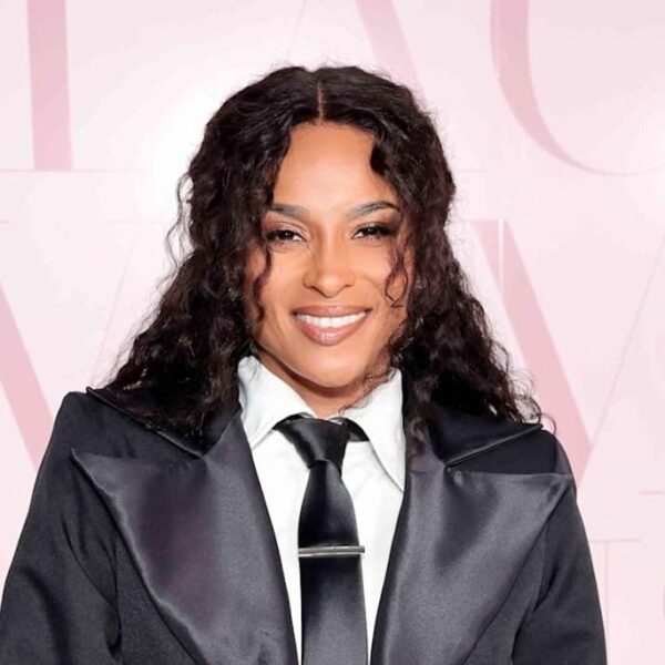 Ciara and Her Mini-Me Daughter Twinned in…