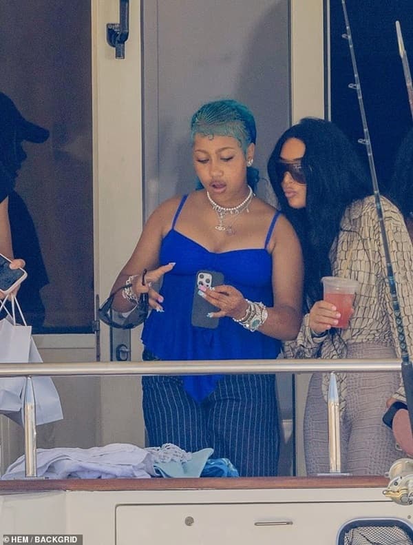 Kim Kardashian celebrates North's 12 birthday on a yatch - Fashion Police Nigeria