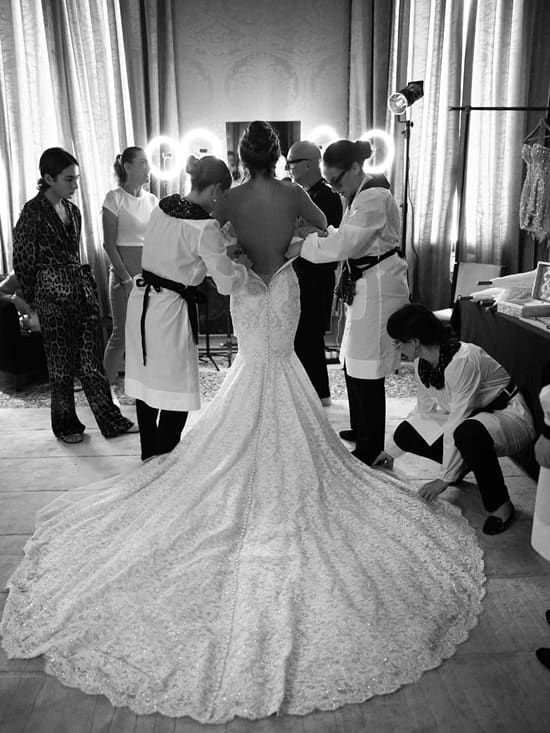 bezos wedding dress Originally, Lauren Snchez envisioned a strapless to marry @JeffBezos. But after a Blue Origin space flight to the Krman line, her perspective on lifeand styleshifted. One vintage bride in particular Lauren Snchez Bezos Dazzles With