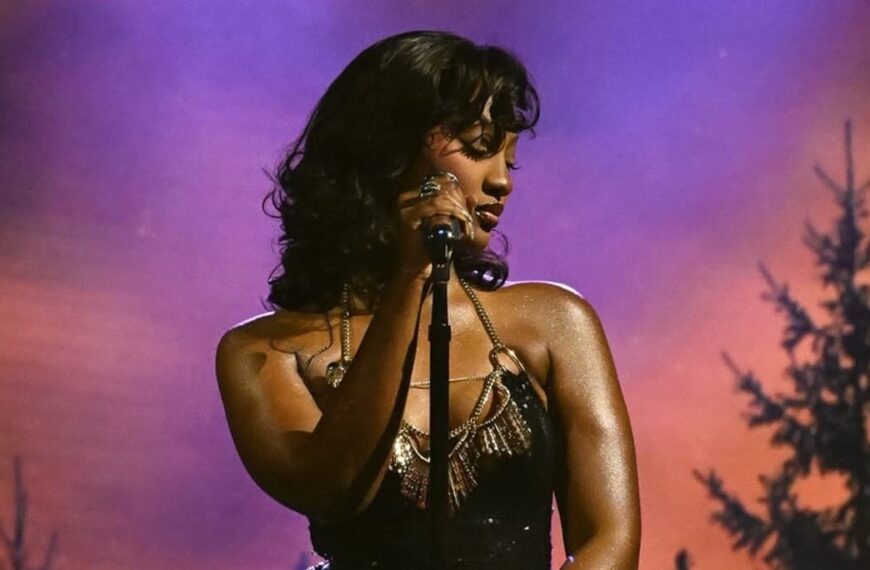 Tems is gradually make a waist chain trend - Fashion Police Nigeria