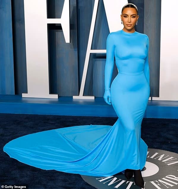 Kim Kardashian blue dress during 2022 Vanity Fair Oscar After Party photo - Fashion Police Nigeria