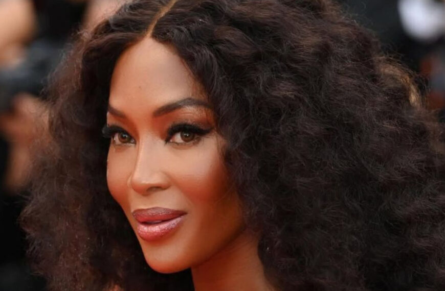 Naomi Campbell Showcases Her Washboard Abs in a Lace Trimmed Bikini Set - Fashion Police Nigeria