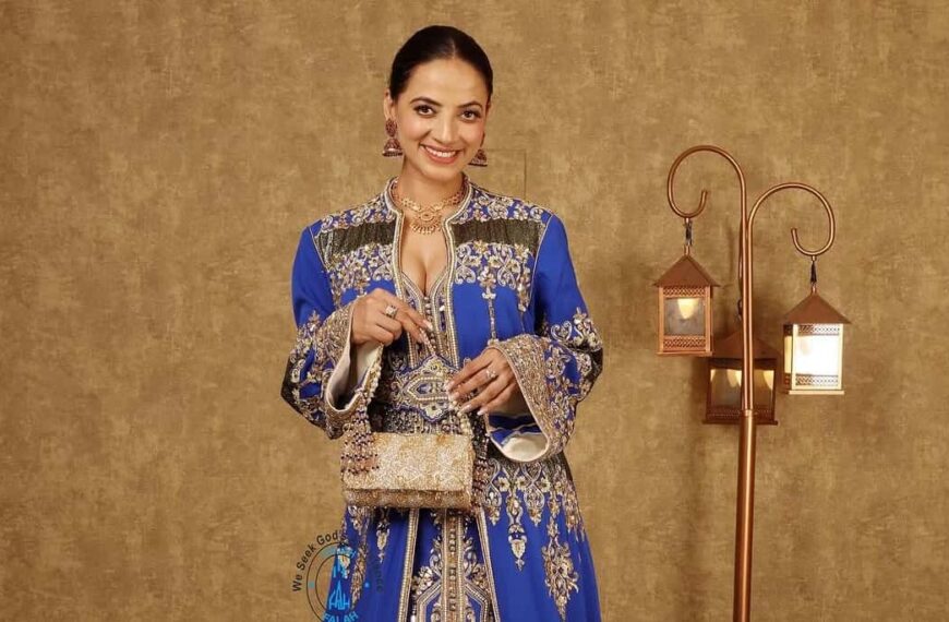 photo of a lady wearing algerian kaftan - Fashion Police Nigeria