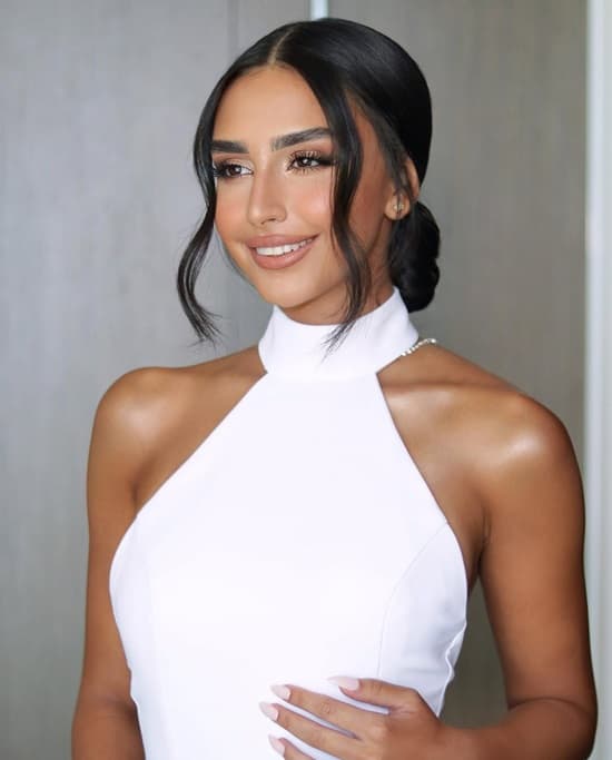 Hairstyle and Neckline: The Perfect Match | FPN