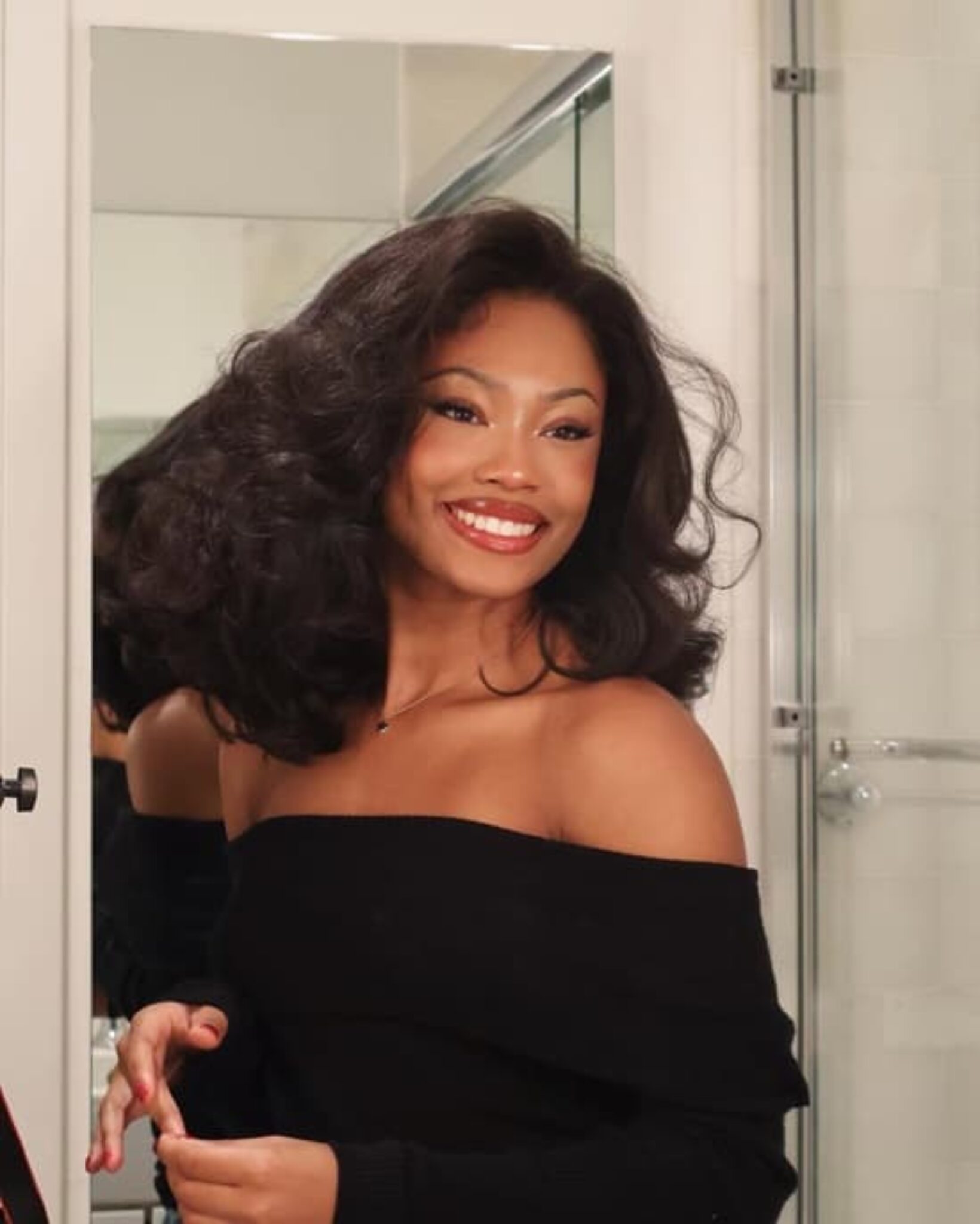 off-shoulder, asymmetric neckline, and U-neckline.