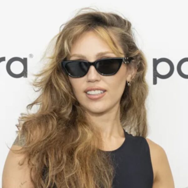 Miley Cyrus Debut a Short Curly Blonde Hair and It's Cute - Fashion Police Nigeria