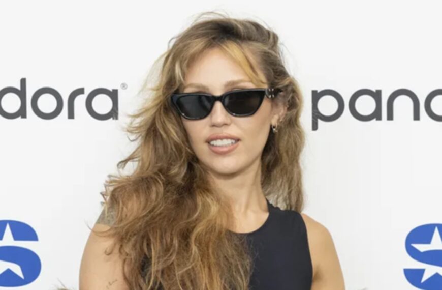 Miley Cyrus Debut a Short Curly Blonde Hair and It's Cute - Fashion Police Nigeria