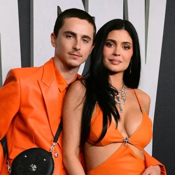 Kylie Jenner Twin With Boyfriend Timothée Chalamet in&hellip;