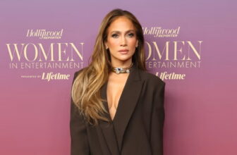 Jennifer Lopez Makes the Blazer and Skirt Look Chic on the Red Carpet - Fashion Police Nigeria