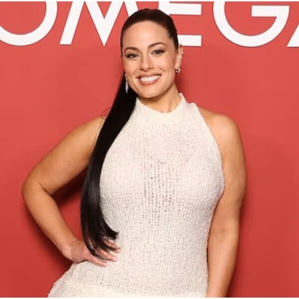 ashley-graham-white-slit-gown-red-carpet