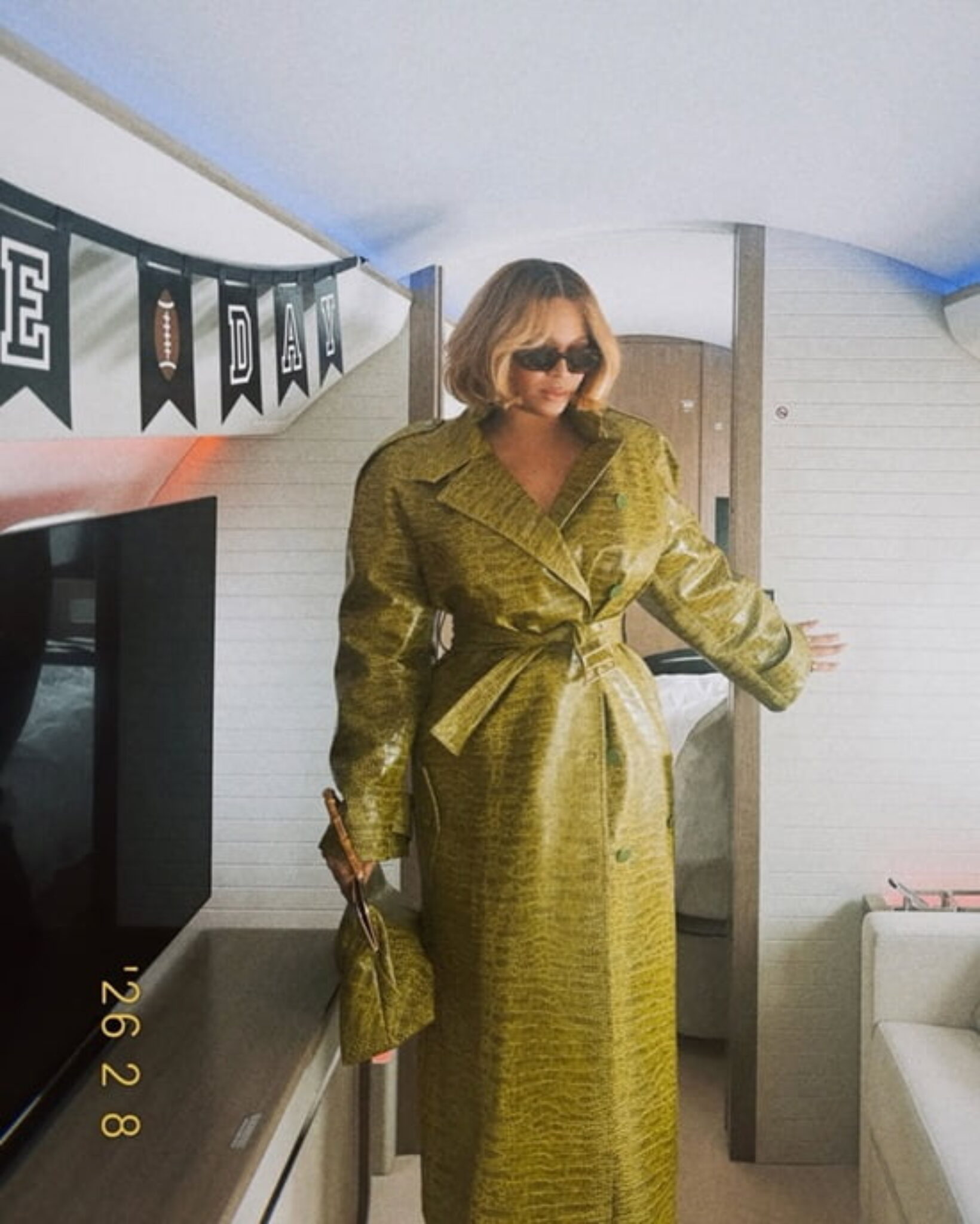Beyonce Debuts Chic Blonde Bob After Months Off Social Media | FPN