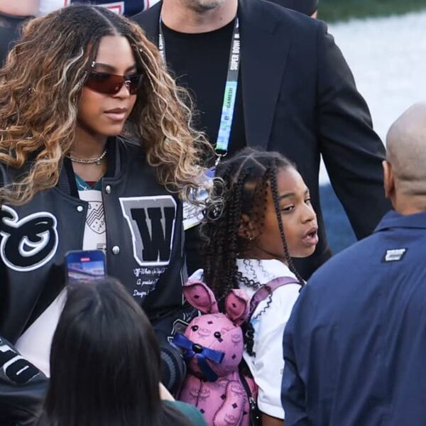 Photo of Jay Z, Blue Ivy and Rumi Carter posing together at the 2026 Super Bowl - Fashion Police Nigeria