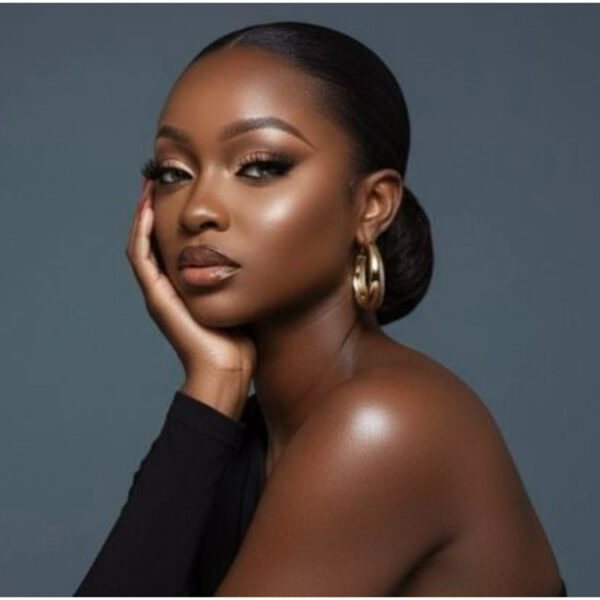 photo of a lady on matte makeup - Fashion Police Nigeria