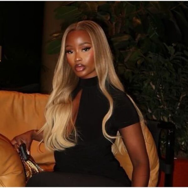 photo of black woman on Balayage highlight Hairstyle