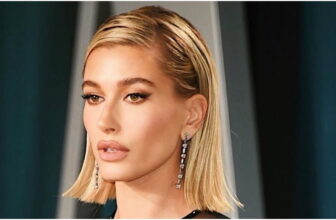 photo of hailey beiber on Money Piece Hairstyle