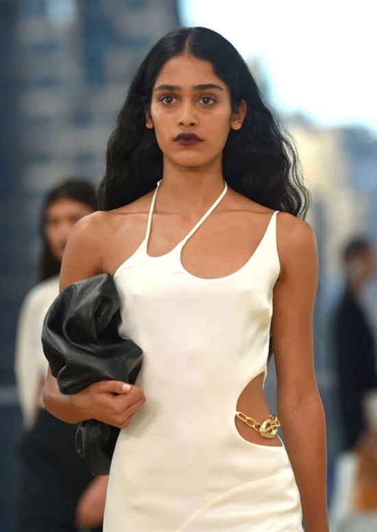 Blurred Lips Are Fall's Hottest Makeup Trend — Here's How To Nail The Look