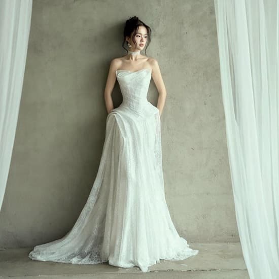 Best Places to Buy Your Gorgeous Wedding Dress Online Etsy Lace Corset Wedding dress - Fashion Police Nigeria