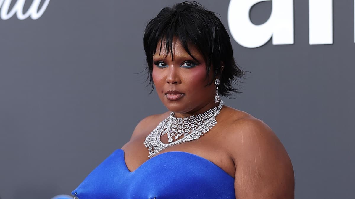 lizzo backless dress Lizzo Plus Size Strapless 2024 Oscars After Party Dress