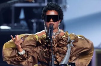 Lauryn Hill Honoured as Living Legend Icon at 2026 BET Awards - Fashion Police Nigeria
