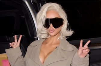 Kim Kardashian Transformed Herself into Marilyn Monroe with a Stunning Blonde Bob