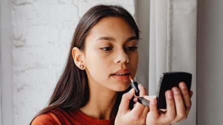 10 Reasons Why Your Lips Also Need SPF Protection