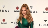 Beyonce’s Green Dress Is Super Sexy But Her Earrings Will Keep Your Eyes Wide Open